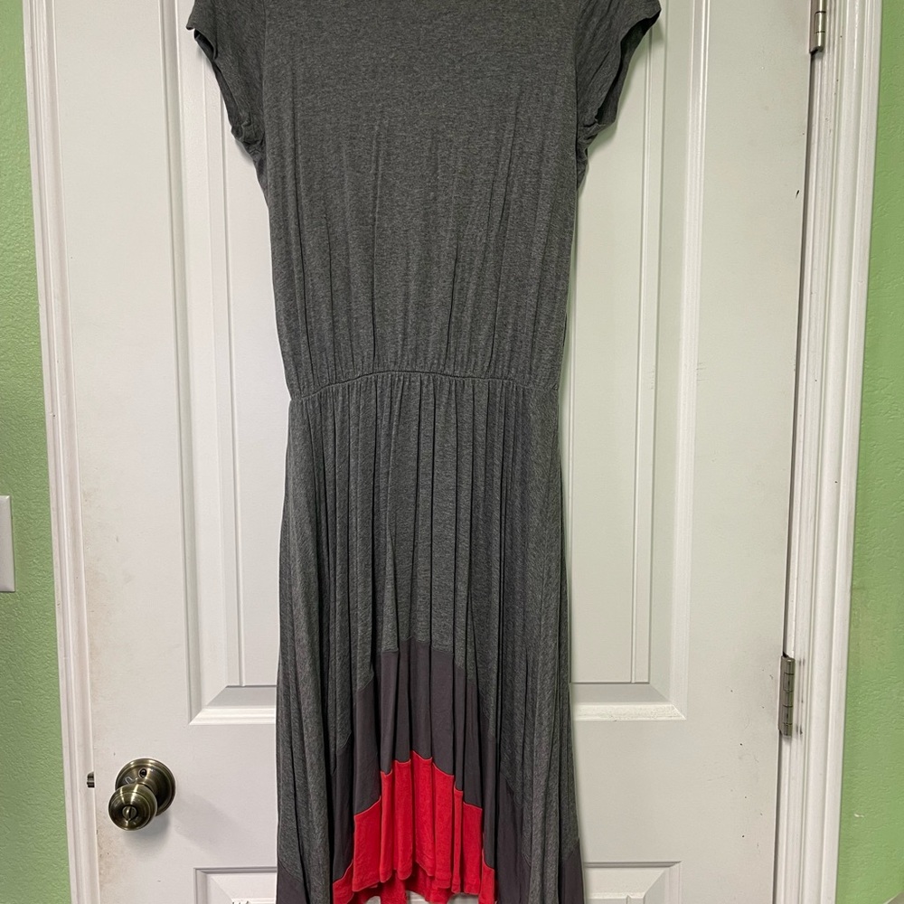 Elegant Gray and Red Women's Dress - Picture 6 of 6